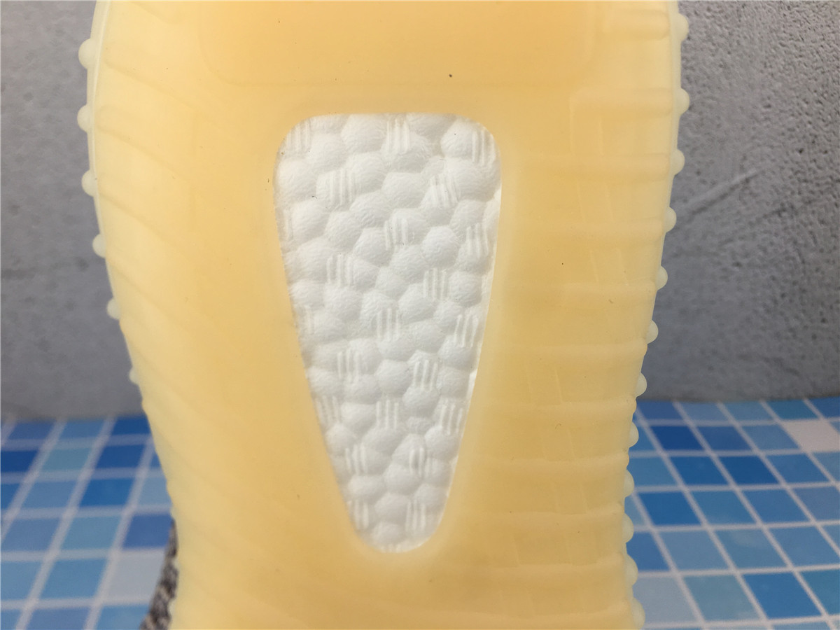 Yeezy Boost 350 V2 Ash Pearl GY7658